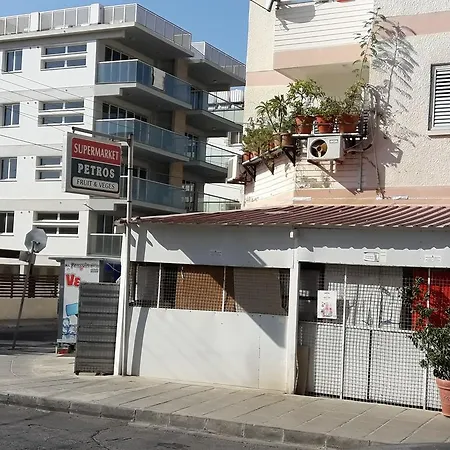 104 Frixos Roula Court Apartment *